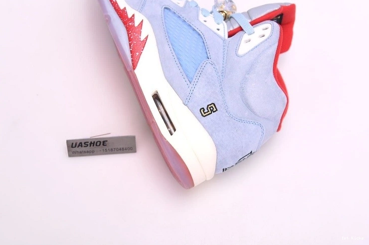 400 Trophy CI1899 Ice 5   Retro Jordan - Blue Room 0417